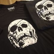 dead-men-tell-no-tales-pirate-skull-shirt-ryanne-levin-art